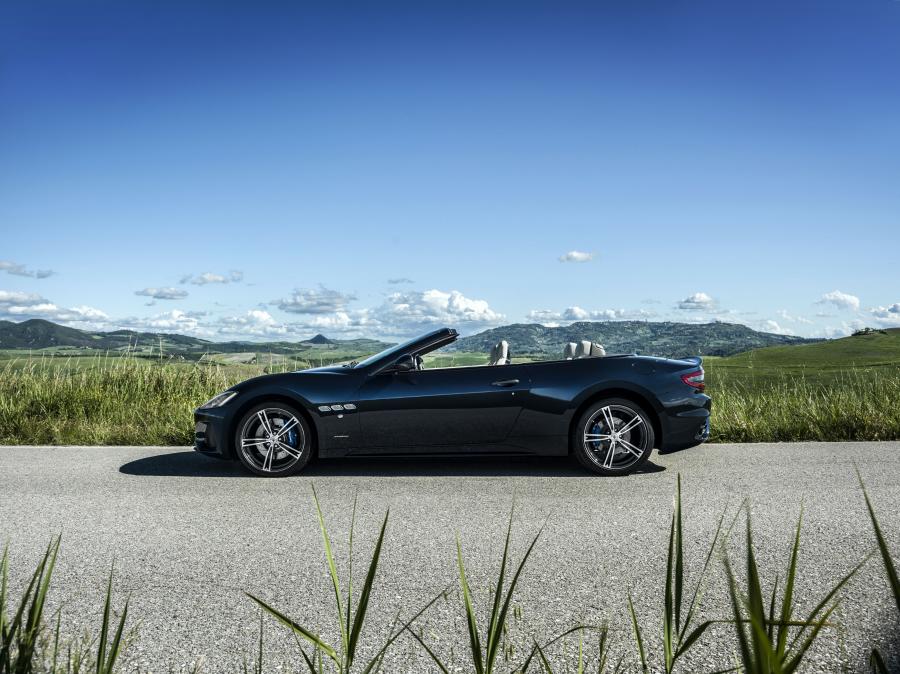  Maserati GranCabrio Sport 2017 года  (фото 17 из 45)